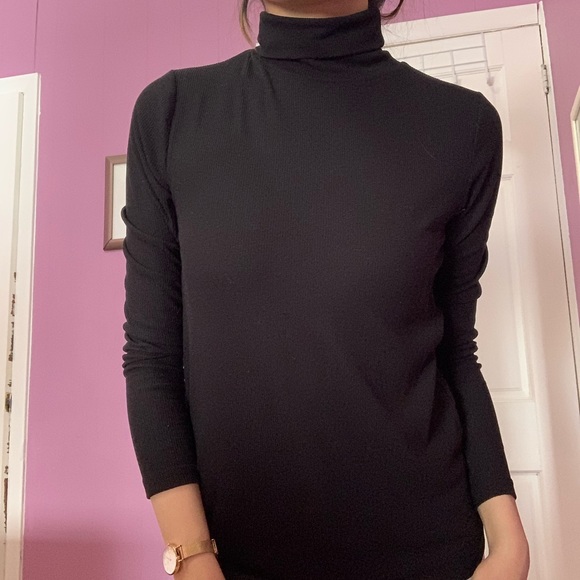 Two pack black and white turtlenecks - Picture 2 of 4